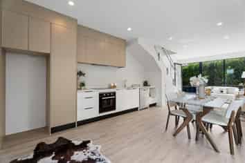 6/10 Hutchinsons Road, Bucklands Beach