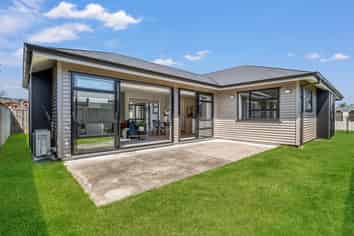 12a Fairfield Road, Levin