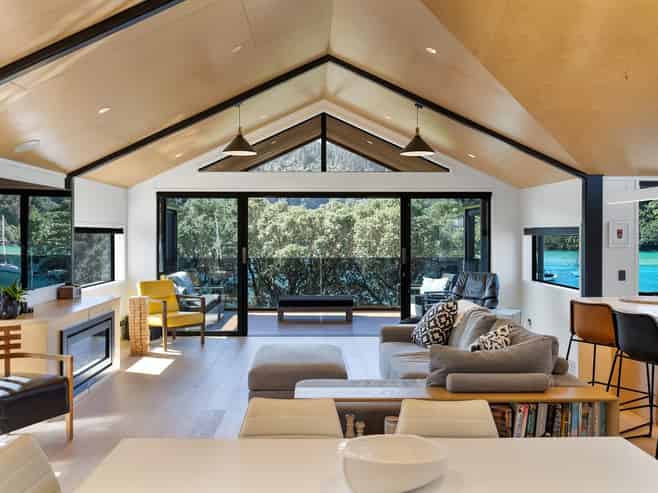 101 Beach Road, Whangamata