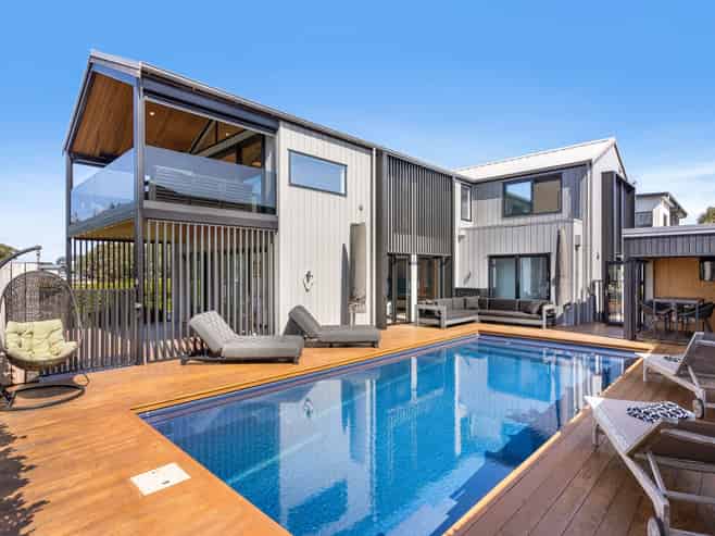 101 Beach Road, Whangamata