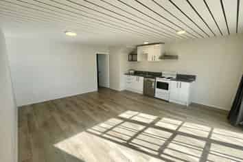 6/553 Hillside Road, Caversham