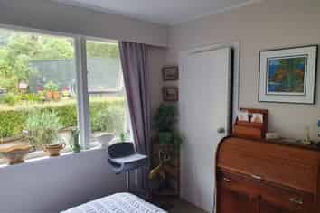 1 Holmes Grove, Naenae