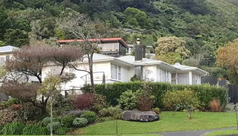 1 Holmes Grove, Naenae
