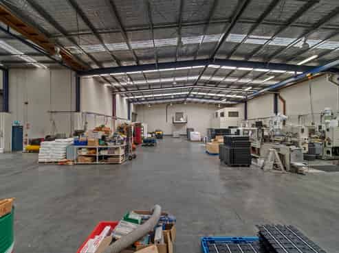 Retiring Owner- Vacant Possession!