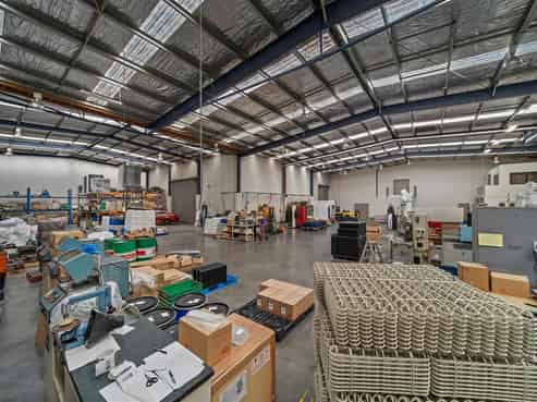 Retiring Owner- Vacant Possession!