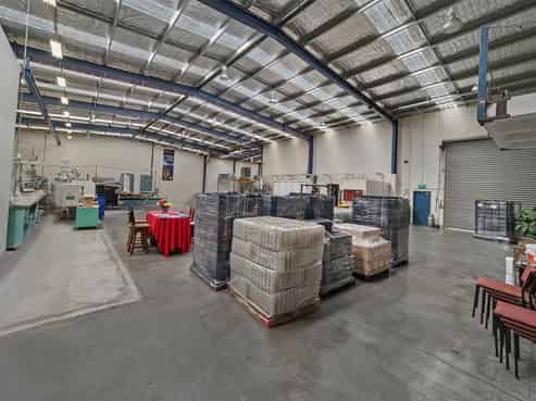 Retiring Owner- Vacant Possession!