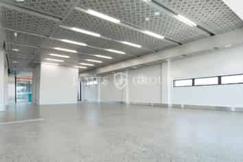 TIDY OFFICE 175M² WITH POLISHED CONCRETE