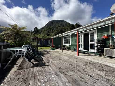 20 Cron Street, Franz Josef Glacier