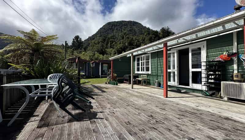 20 Cron Street, Franz Josef Glacier