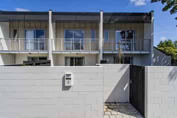 2/25 Ayr Street, Riccarton