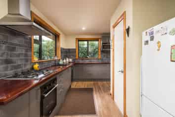 18 Mclean Street, GLENAVY