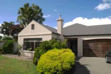 8 Santa Teresa Ct, Paraparaumu Beach