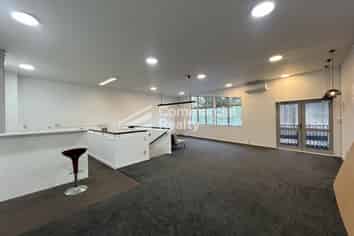 Tidy Live/Work Commercial Unit