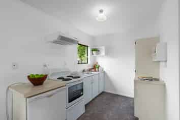 B/4 Grainger Road, Te Atatu South