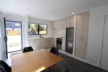 3/131 Merivale Lane, Merivale