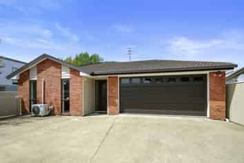 3a Savage Cres, Upper Hutt
