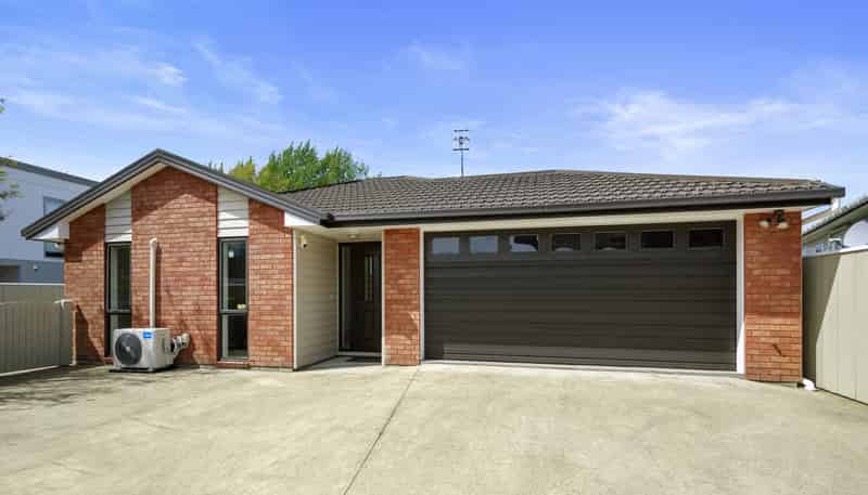 3a Savage Cres, Upper Hutt