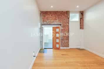 PRIME 102M² EDEN TERRACE RETAIL