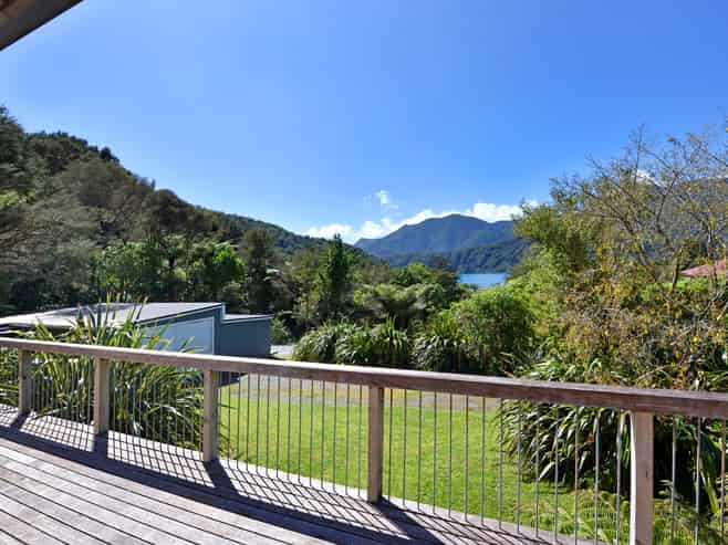3215 Archers Road, Tennyson Inlet