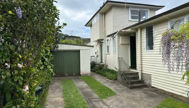 2/2 Earnoch Avenue, Takapuna