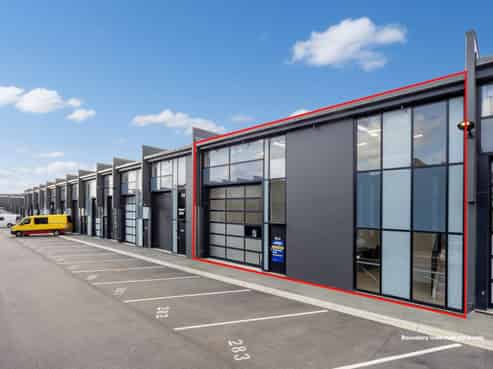 NEAR NEW HIGH STUD INDUSTRIAL PROPERTY
