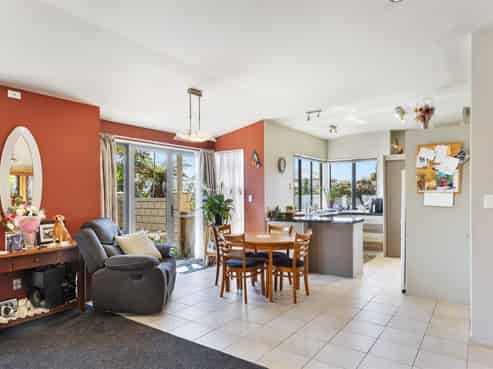 30 Russell Street, Westport