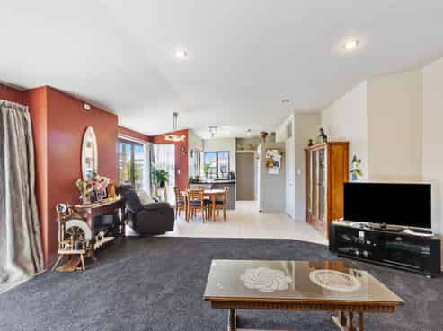 30 Russell Street, Westport