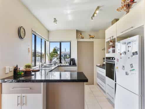 30 Russell Street, Westport