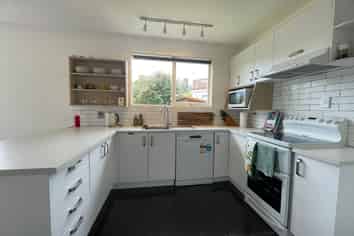19 Cherry Rd, Bucklands Beach