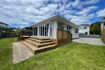19 Cherry Rd, Bucklands Beach
