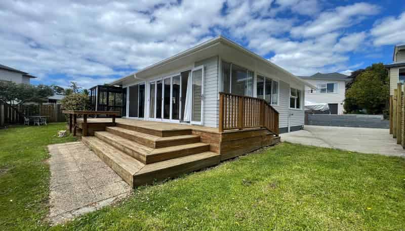 19 Cherry Rd, Bucklands Beach