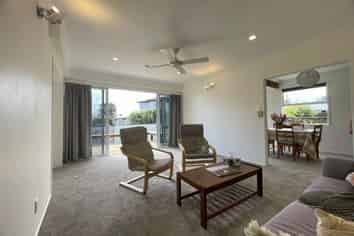 19 Cherry Rd, Bucklands Beach