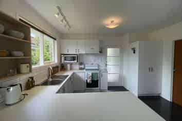 19 Cherry Rd, Bucklands Beach