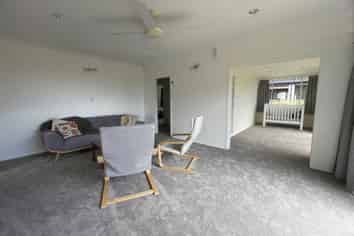 19 Cherry Rd, Bucklands Beach