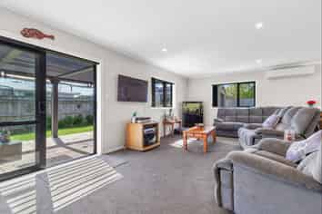 100A Queen Street, Levin