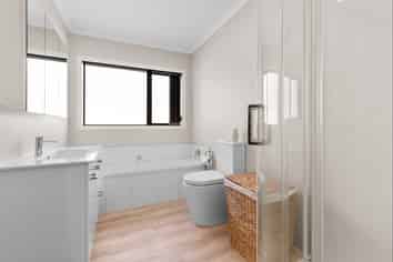 100A Queen Street, Levin