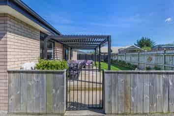 100A Queen Street, Levin