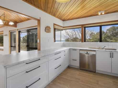 20 Giles Way, Katikati