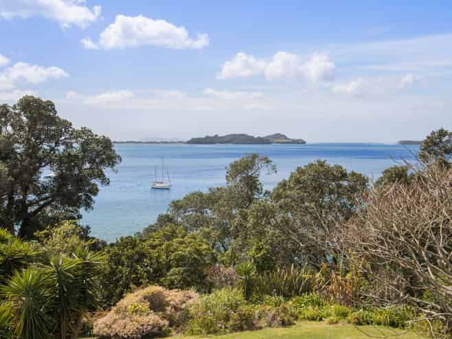 20 Giles Way, Katikati