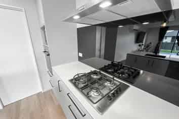16 Saddlers Lane, Yaldhurst