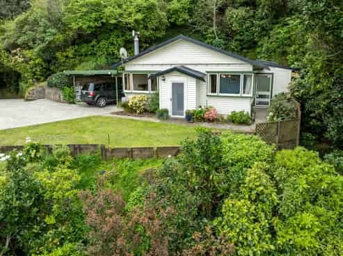44 Old Porirua Road, Ngaio