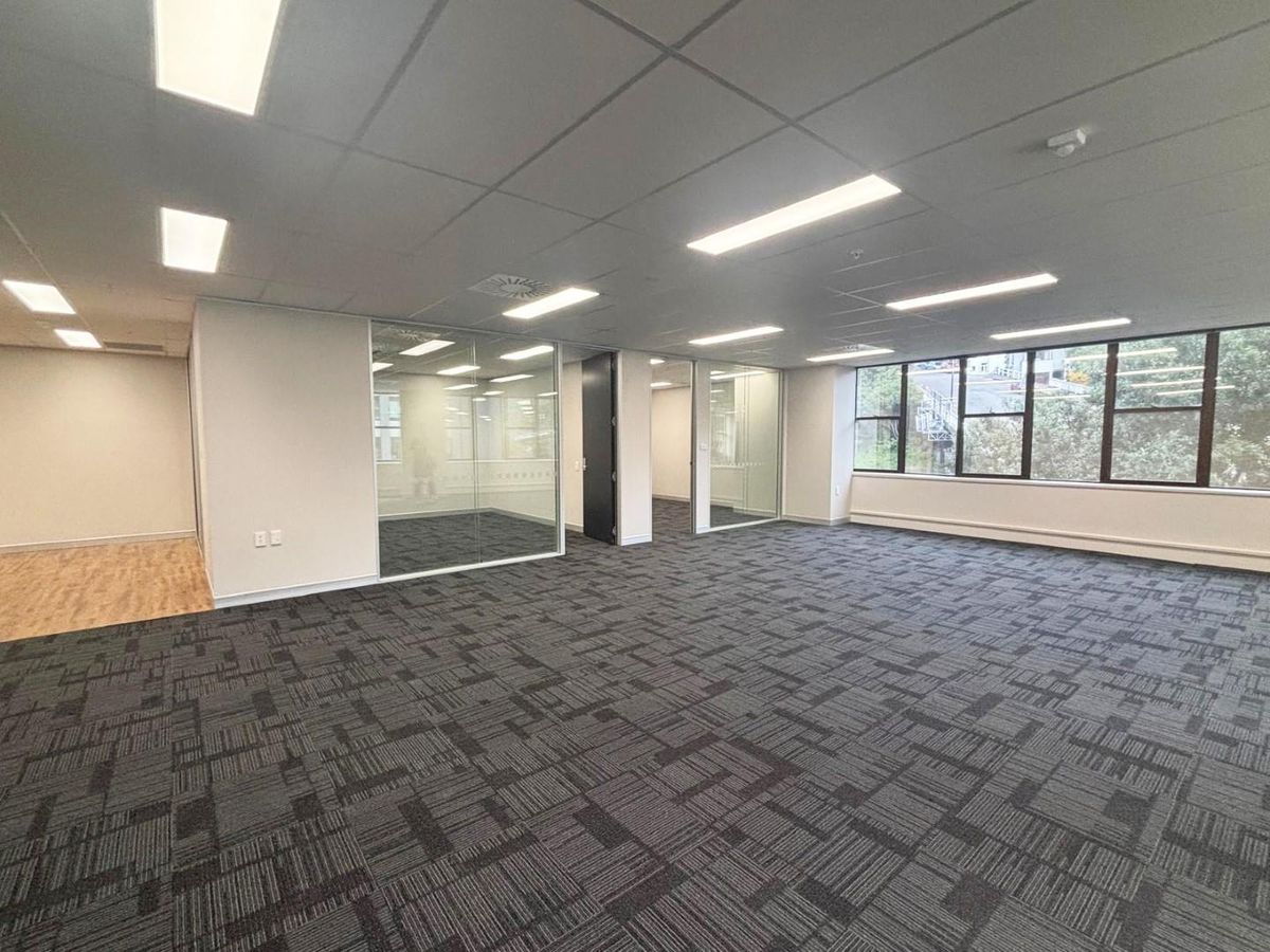 Refurbished office suite | 100% NBS - Mehr