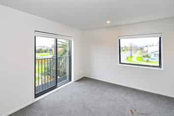 2/137 Hall Ave, Mangere