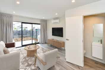 2/137 Hall Ave, Mangere