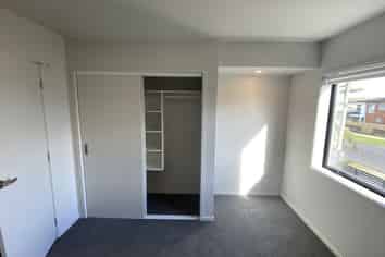 2/137 Hall Ave, Mangere
