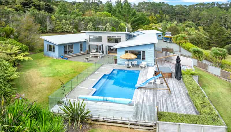 26 McCallum Drive, Sandspit