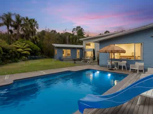 26 McCallum Drive, Sandspit