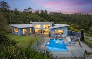 26 McCallum Drive, Sandspit