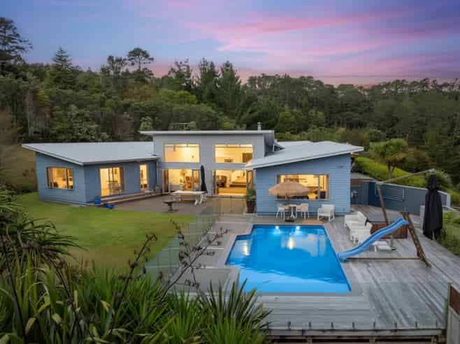 26 McCallum Drive, Sandspit