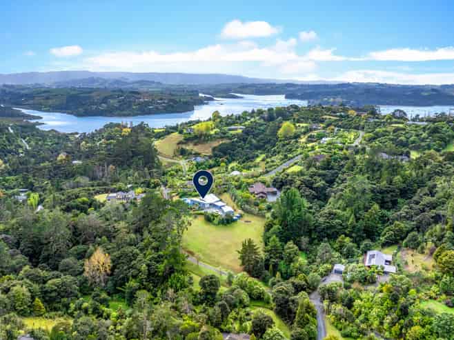 26 McCallum Drive, Sandspit